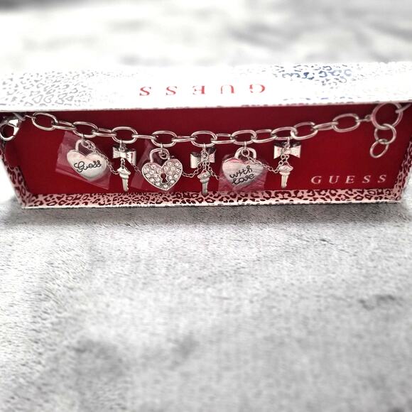 Guess Silver Tone Heart Charm Bracelet Gift Box Charm Bracelet - Picture 2 of 16